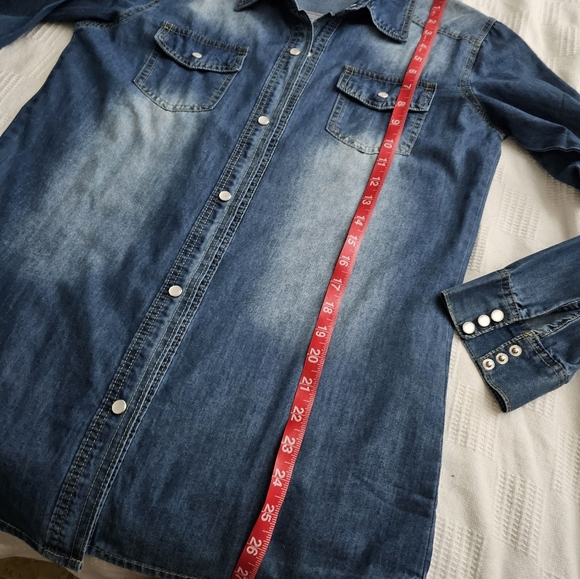 NWOTS! WOMENS LONG SLEEVE FADED JEAN SNAP CLOSURE SHIRT! SIZE MED! NWOTS! - Picture 8 of 10